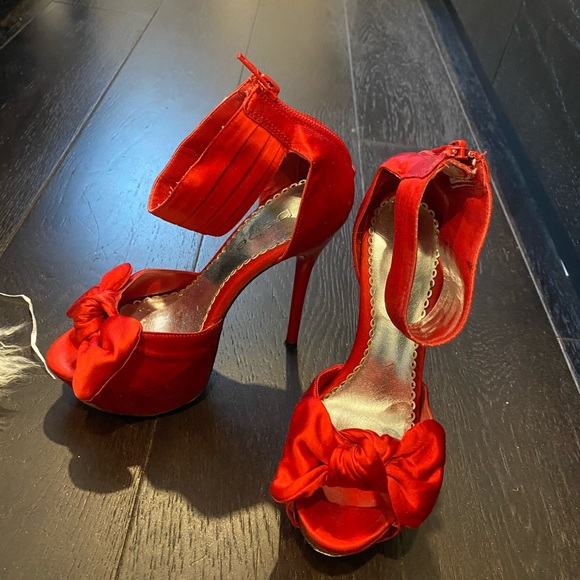 BEBE open-toe, platform heels - Picture 2 of 4